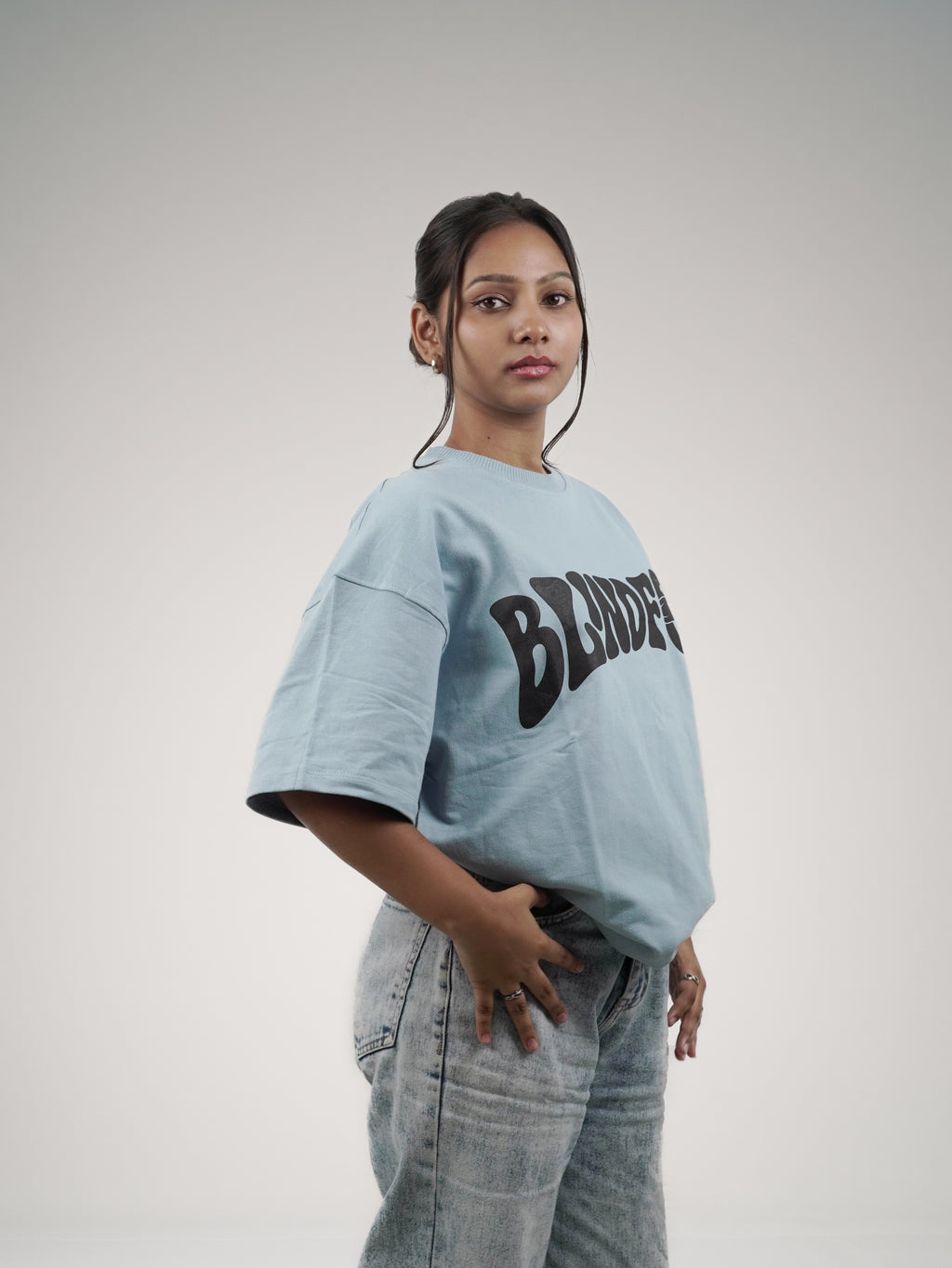 BLINDFOLD Basic T-Shirt